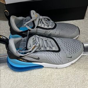 Nike AIR 270